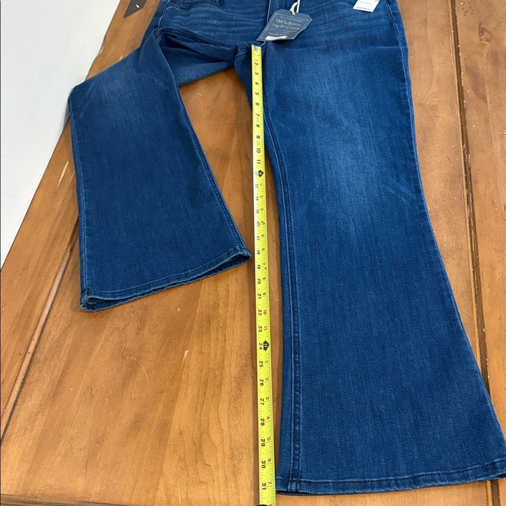 Democracy NWT Absolution Itty Bitty Boot Jeans Si… - image 7